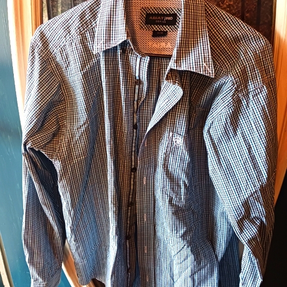 Ariat Button Up Shirt - Picture 1 of 2